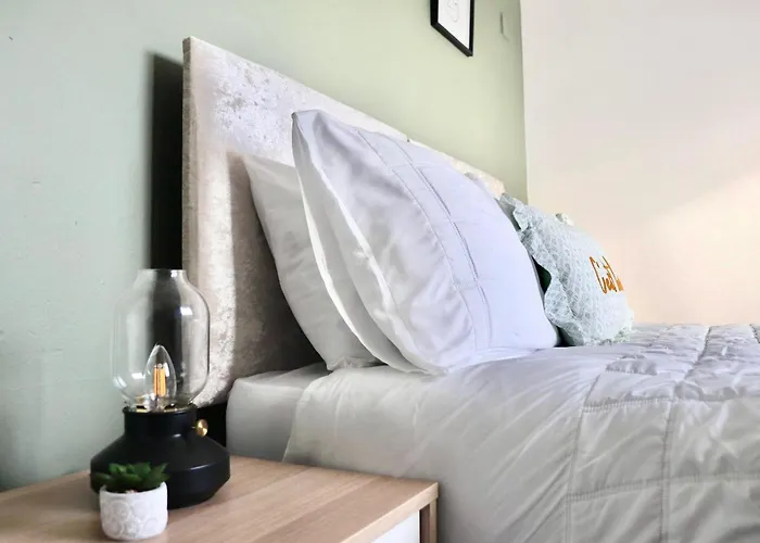Stunning Apartment, Sleeps 4, Central London, 1 Bedroom, Zone 1, Kennington - Open For Business Stays, Long Stays And Families Relocating